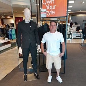 Meet your Posher, Eduardo